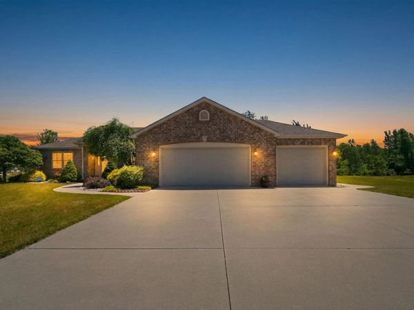 103 MacTavish Court, Angola, IN 46703