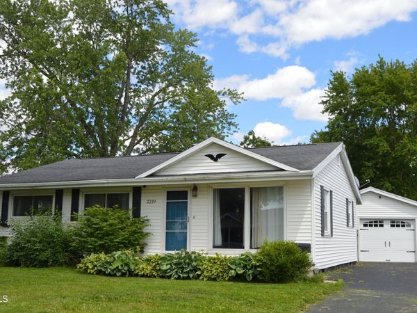 2219 Greenacre Drive, Findlay, OH 45840