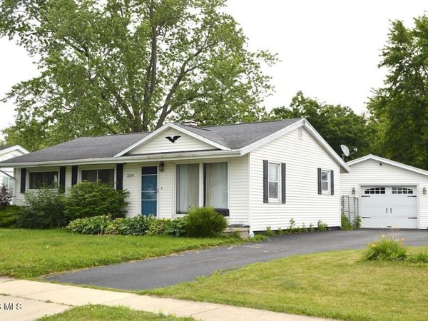 2219 Greenacre Drive , Findlay, OH 45840