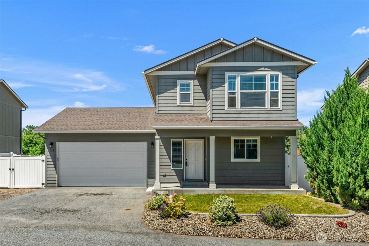 119 NW Porters Court, East Wenatchee, WA 98802 Main Photo