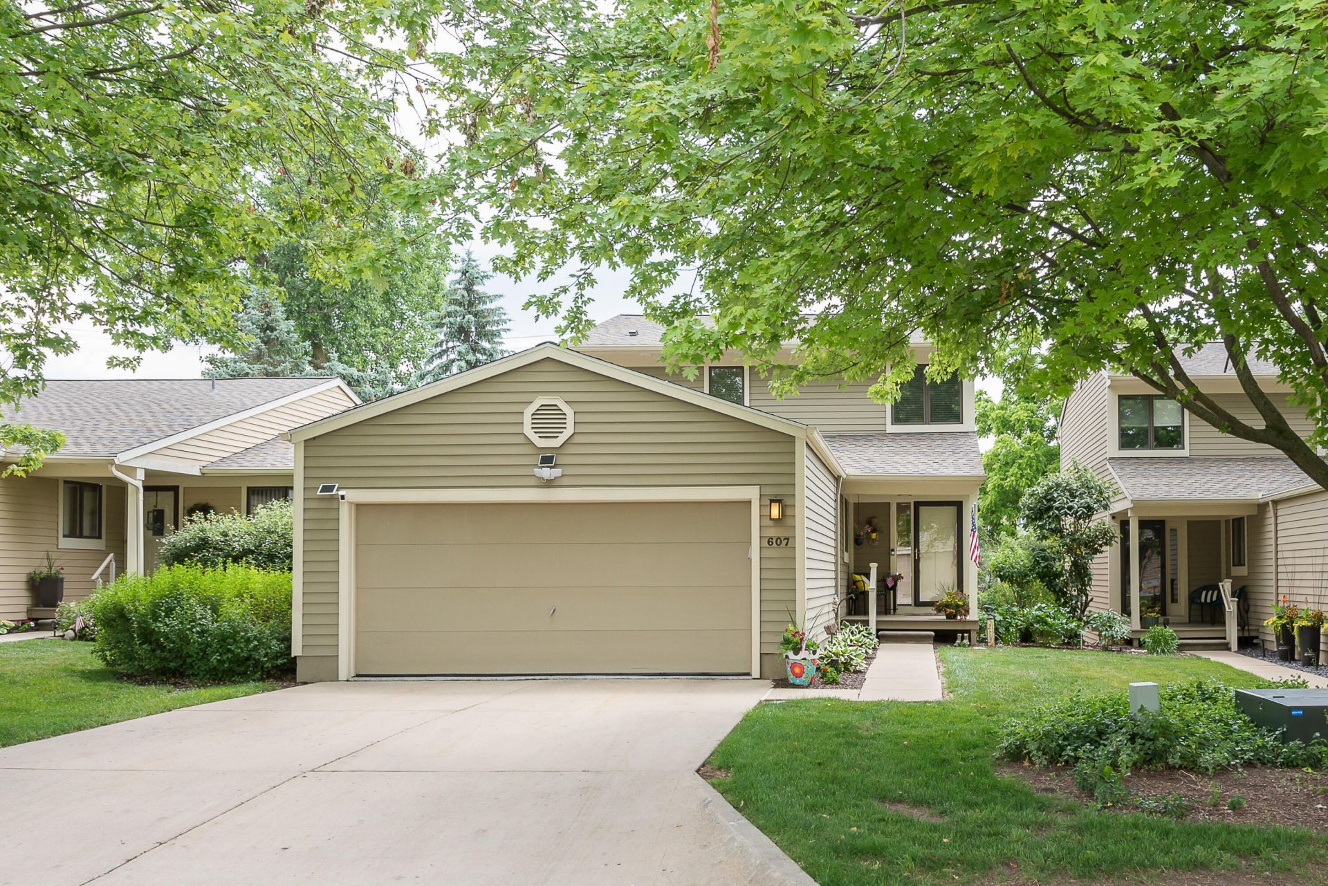 607 Woodcreek Circle, Saline, MI 48176 Main Photo
