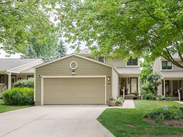 607 Woodcreek Circle, Saline, MI 48176