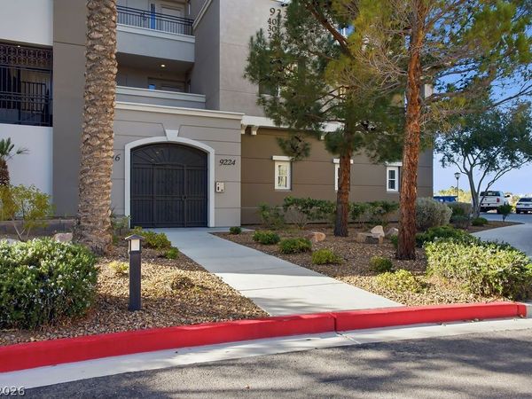 9224 Tesoras Drive, Unit 301, Las Vegas, NV 89144