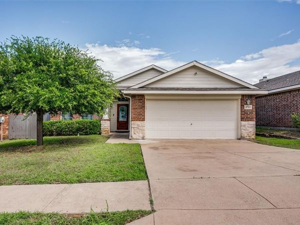 2713 Gardendale Drive, Fort Worth, TX 76120