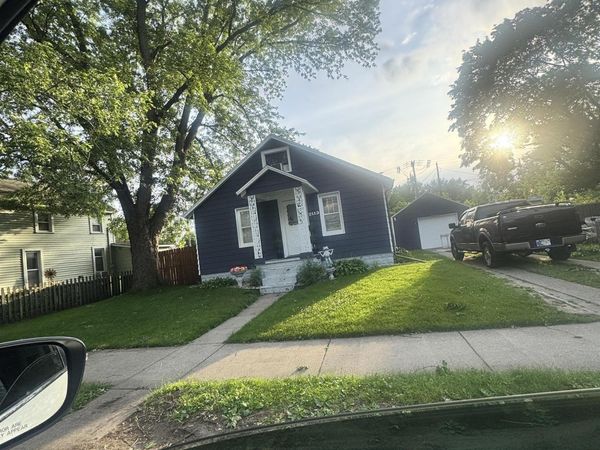 2113 DeCamp Avenue, Elkhart, IN 46517