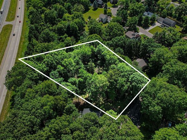 911 N Wooded Lane, Marshall, MI 49068