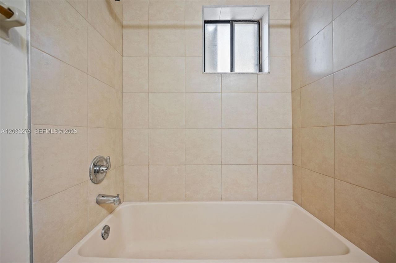 5490 W 21st Ct , Unit 310, Hialeah, FL 33016 Photo