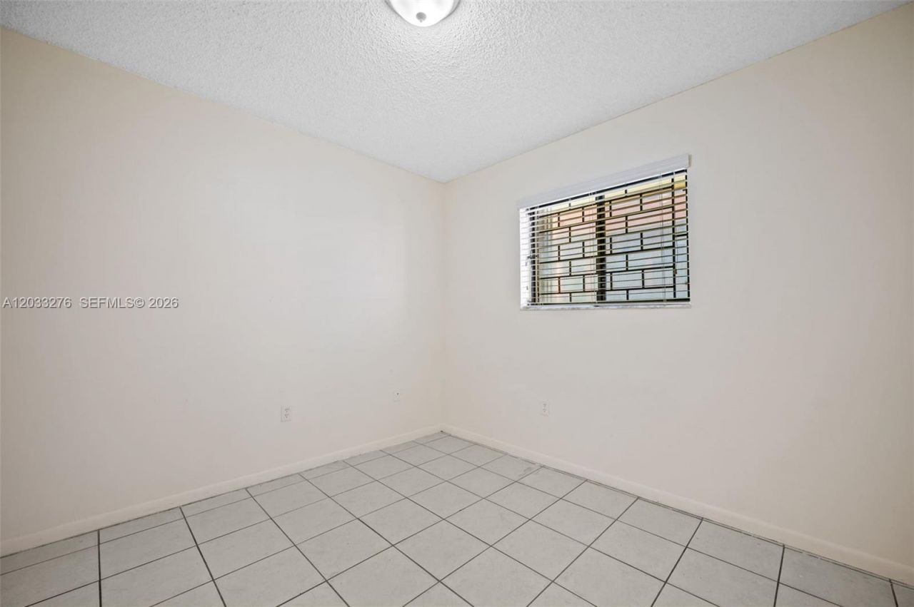 5490 W 21st Ct , Unit 310, Hialeah, FL 33016 Photo
