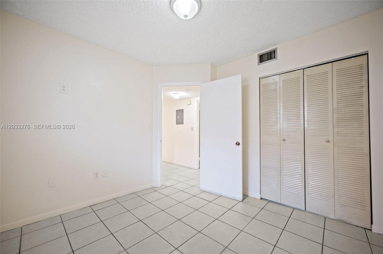 5490 W 21st Ct , Unit 310, Hialeah, FL 33016 Photo
