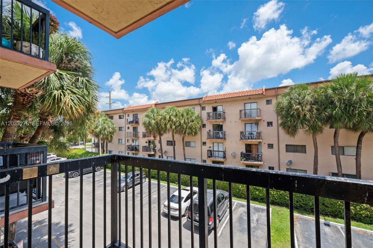 5490 W 21st Ct , Unit 310, Hialeah, FL 33016 Photo