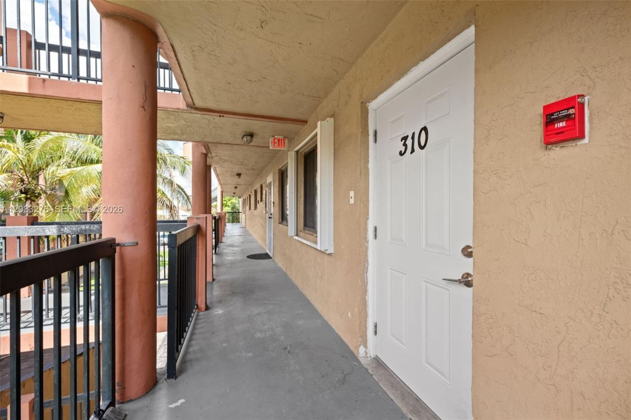 5490 W 21st Ct , Unit 310, Hialeah, FL 33016 Photo
