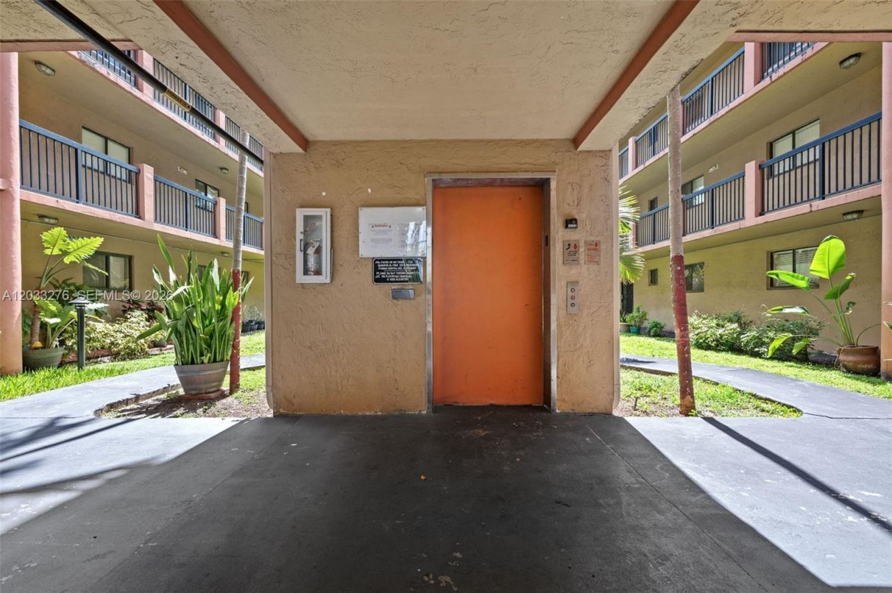 5490 W 21st Ct , Unit 310, Hialeah, FL 33016 Photo