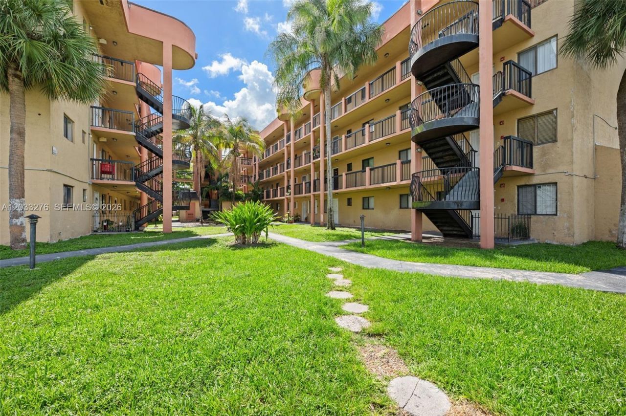 5490 W 21st Ct , Unit 310, Hialeah, FL 33016 Photo