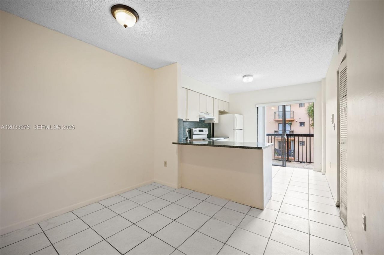 5490 W 21st Ct , Unit 310, Hialeah, FL 33016 Photo