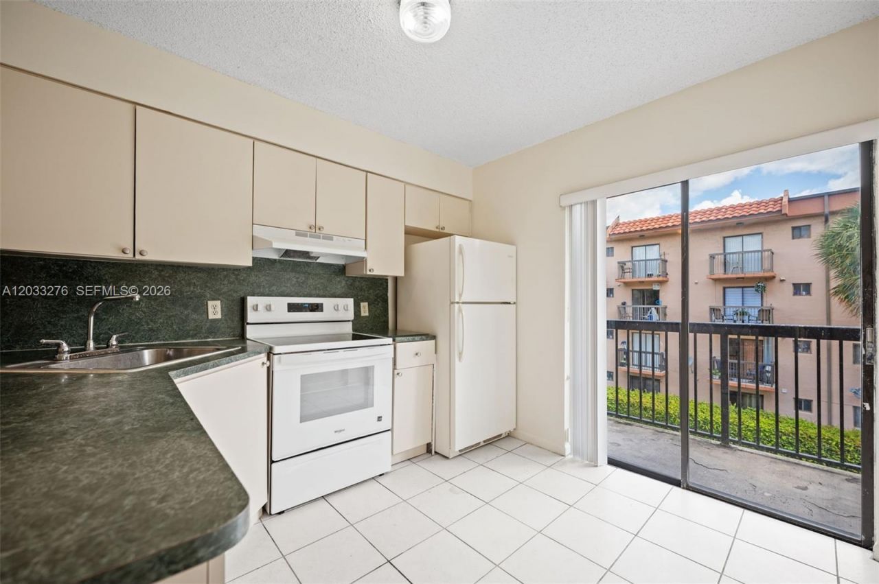 5490 W 21st Ct , Unit 310, Hialeah, FL 33016 Photo