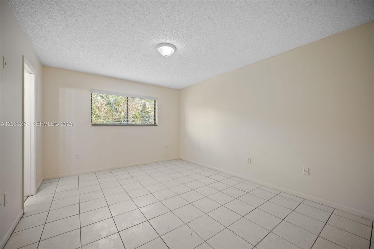 5490 W 21st Ct , Unit 310, Hialeah, FL 33016 Photo