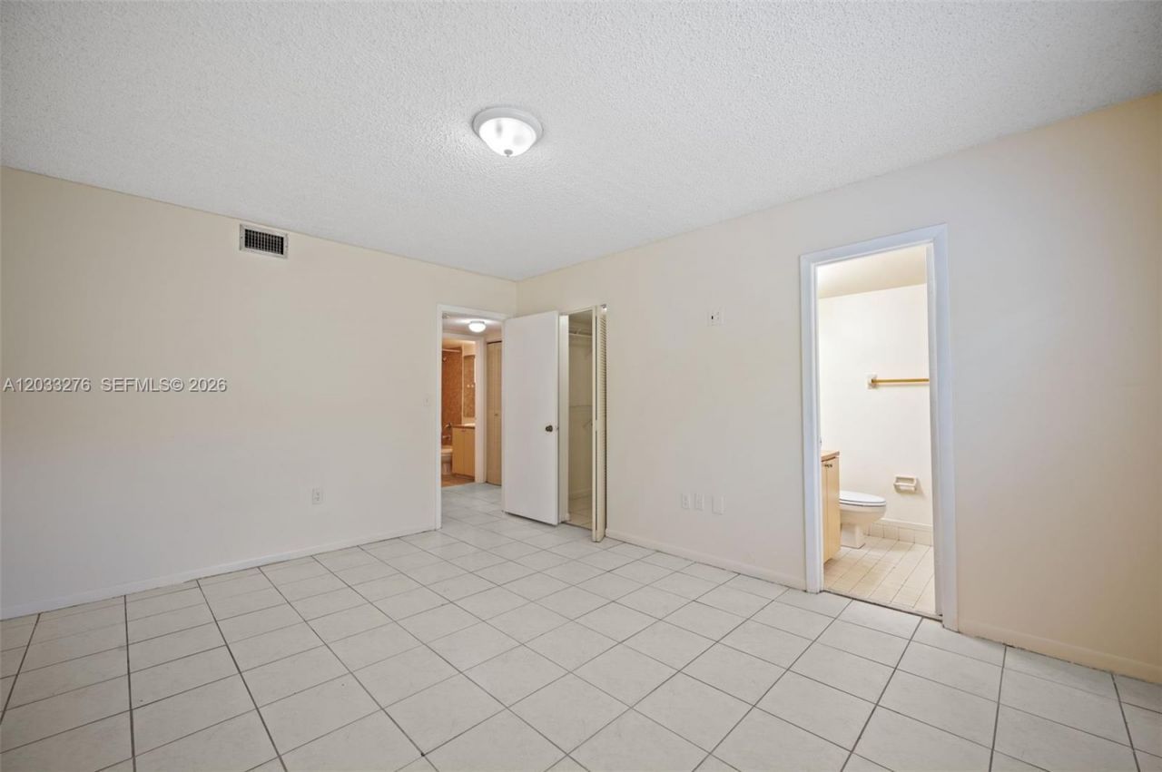 5490 W 21st Ct , Unit 310, Hialeah, FL 33016 Photo