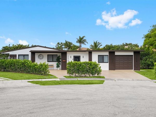 1178 Grant St , Hollywood, FL 33019