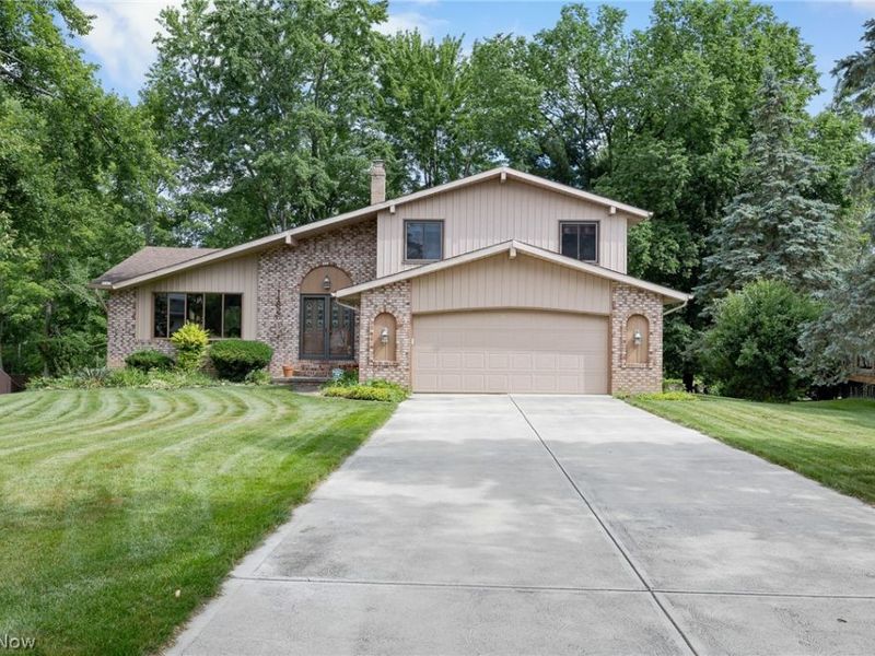 14826 Stone Creek Oval, Strongsville, OH 44149 Photo 2