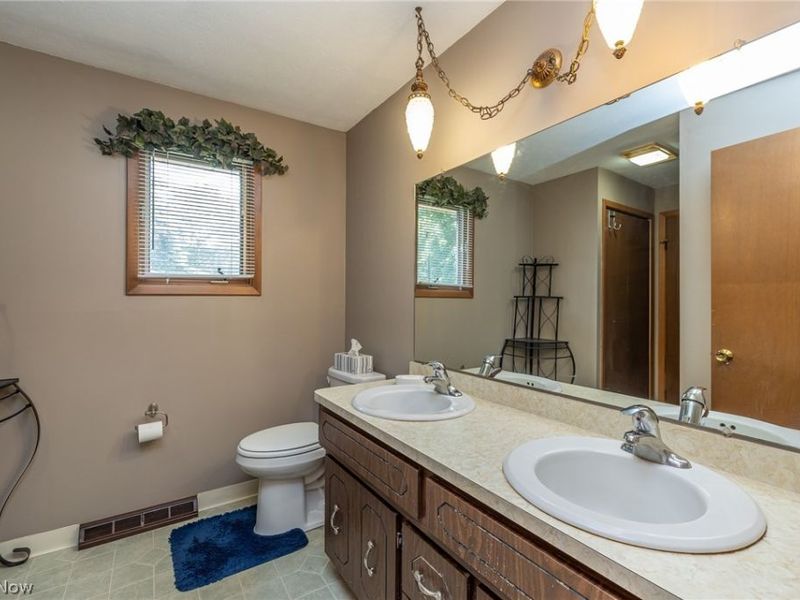 14826 Stone Creek Oval, Strongsville, OH 44149 Photo 26