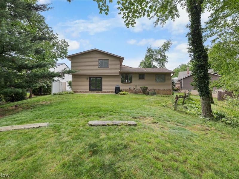14826 Stone Creek Oval, Strongsville, OH 44149 Photo 32