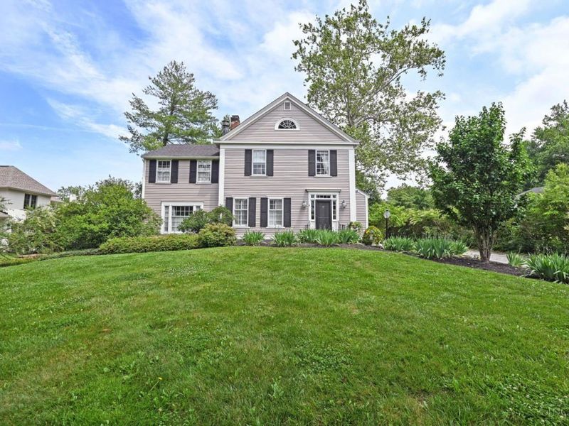 6900 Drake Road, Indian Hill, OH 45243 Photo 2