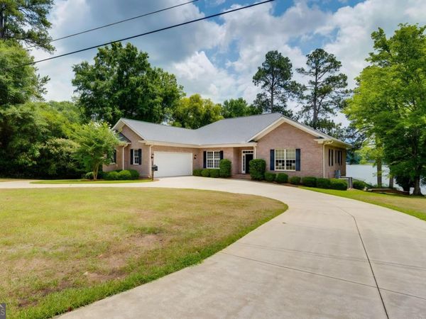 115 Lakeshore Court NE, Milledgeville, GA 31061