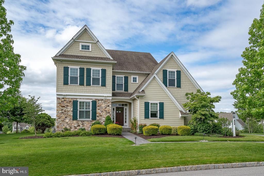 153 CHAPEL HILL CIRCLE, PAOLI, PA 19301