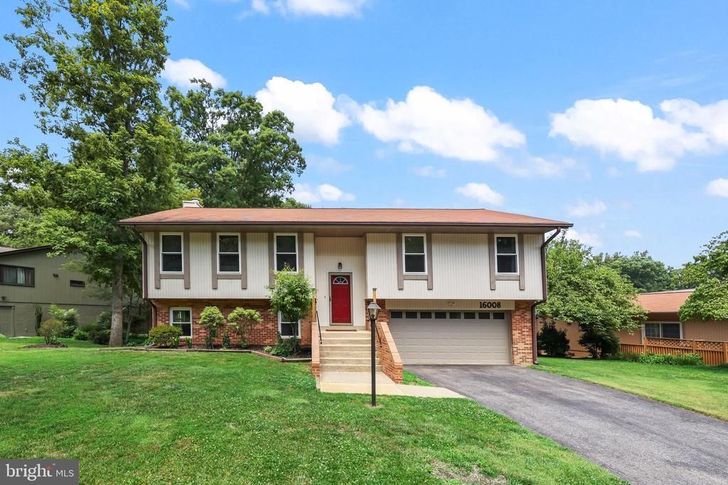 16008 Fairway Drive, Dumfries, VA 22025 Main Photo