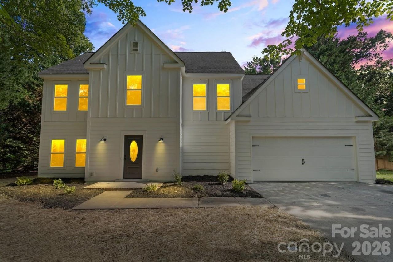2033 Colony Hill Drive, Charlotte, NC 28214 Main Photo