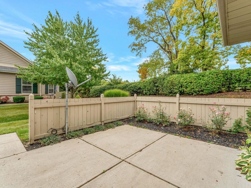 4392 Crimson Maple Lane , Westerville, OH 43082 Photo 5