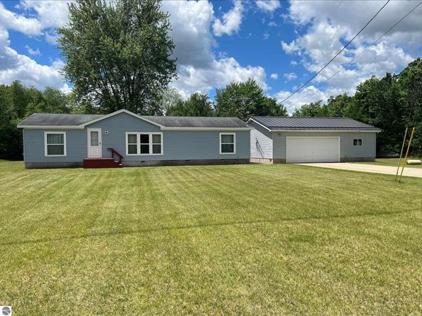 3333 Ferris Road N, Sumner, MI 48889