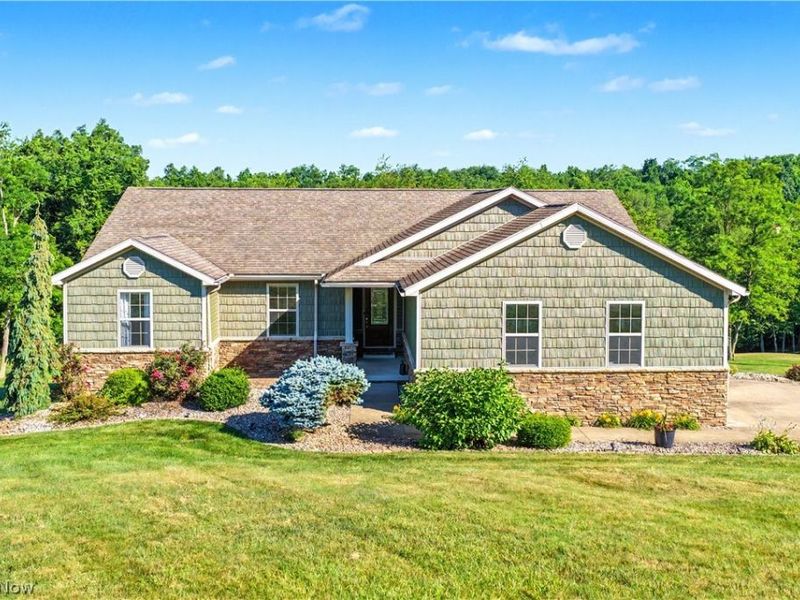 805 Wynncrest Drive , Marietta, OH 45750 Photo 1