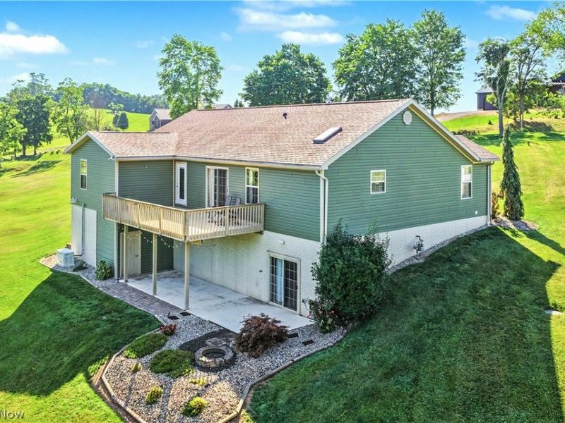 805 Wynncrest Drive , Marietta, OH 45750 Photo 3
