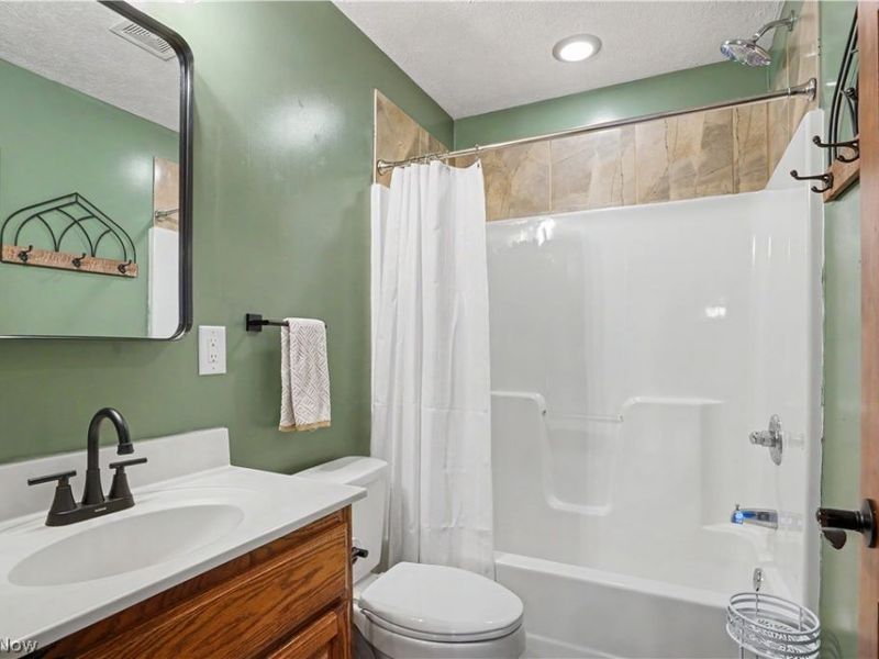 805 Wynncrest Drive , Marietta, OH 45750 Photo 35