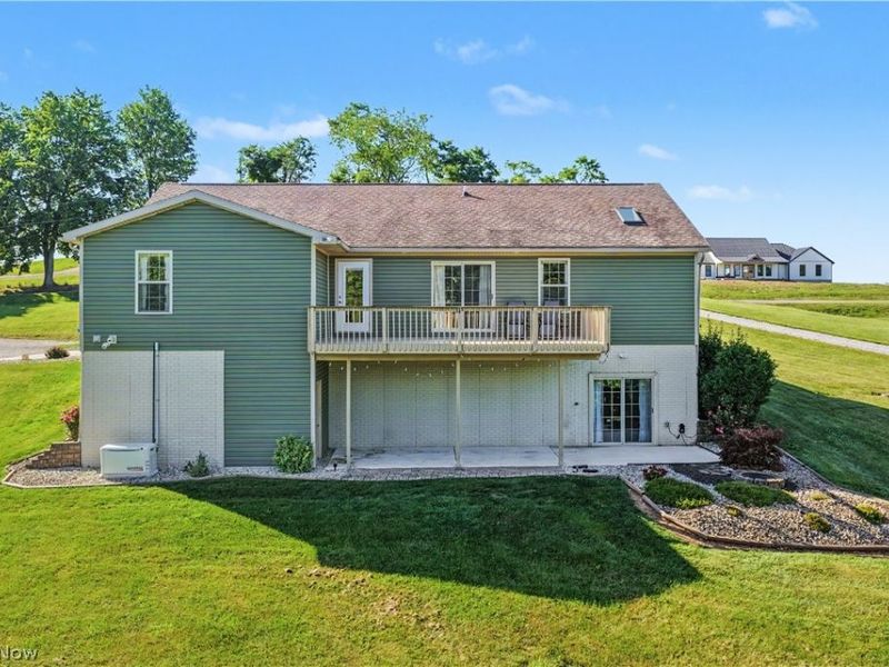 805 Wynncrest Drive , Marietta, OH 45750 Photo 4