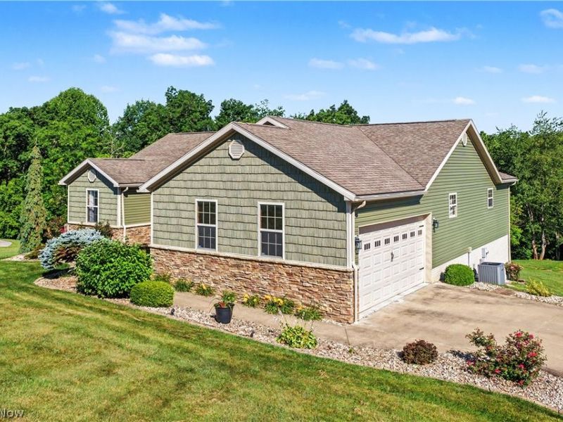 805 Wynncrest Drive , Marietta, OH 45750 Photo 7