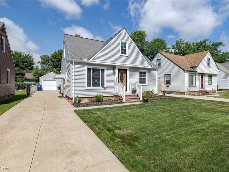 4576 Bentwood Drive , Cleveland, OH 44144 Photo 2
