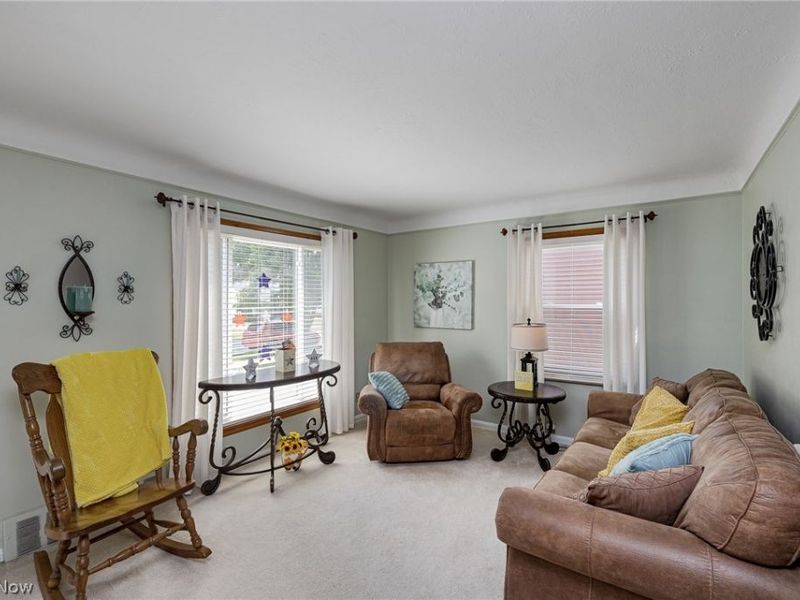 4576 Bentwood Drive , Cleveland, OH 44144 Photo 4