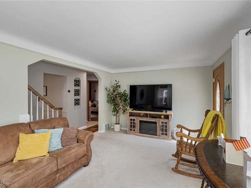 4576 Bentwood Drive , Cleveland, OH 44144 Photo 6