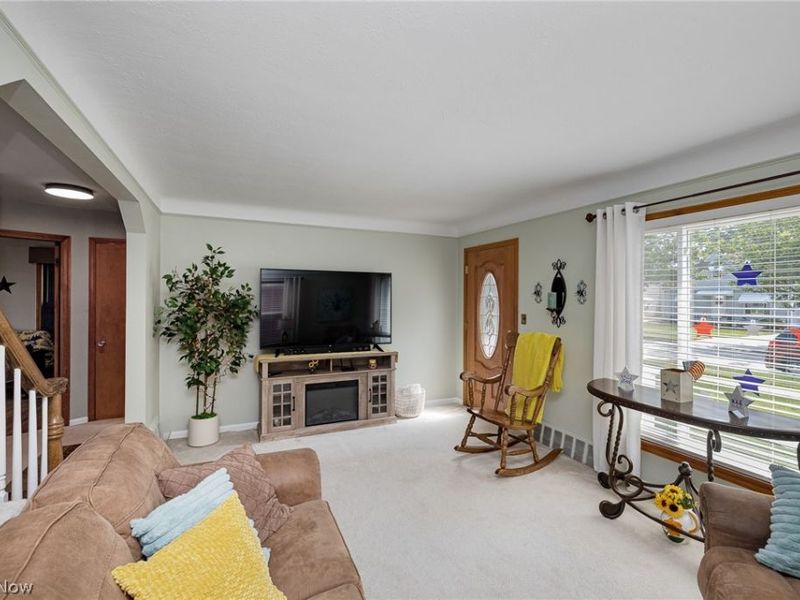 4576 Bentwood Drive , Cleveland, OH 44144 Photo 7