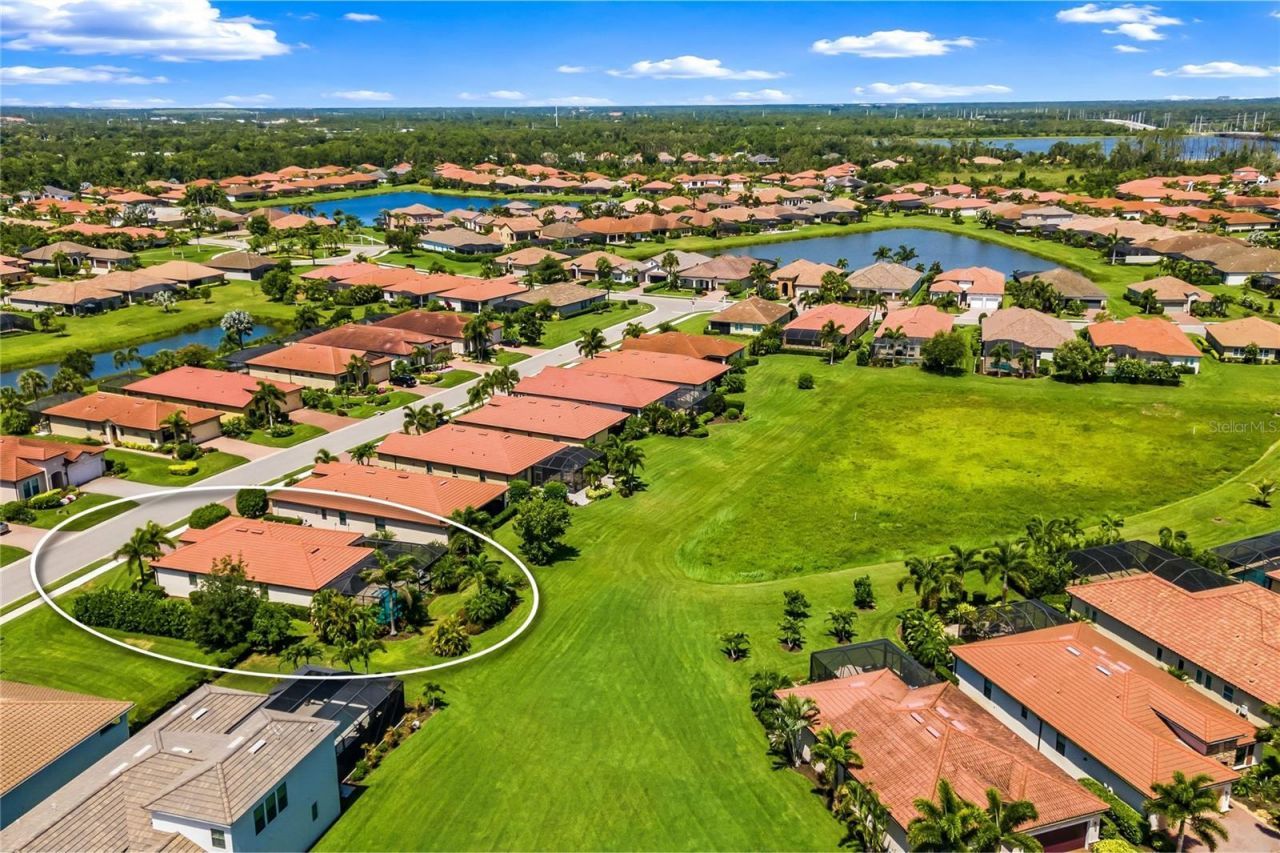 10233 Loch Lomond Drive , Bradenton, FL 34211 Photo
