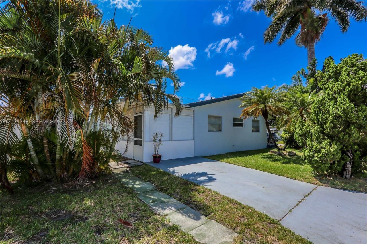 2700 NW 52nd Ct , Tamarac, FL 33309 Photo