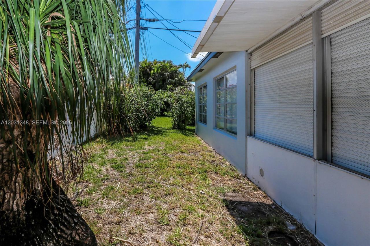 2700 NW 52nd Ct , Tamarac, FL 33309 Photo