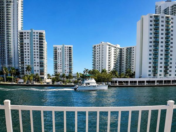 1000 Parkview Dr, Unit 505, Hallandale Beach, FL 33009