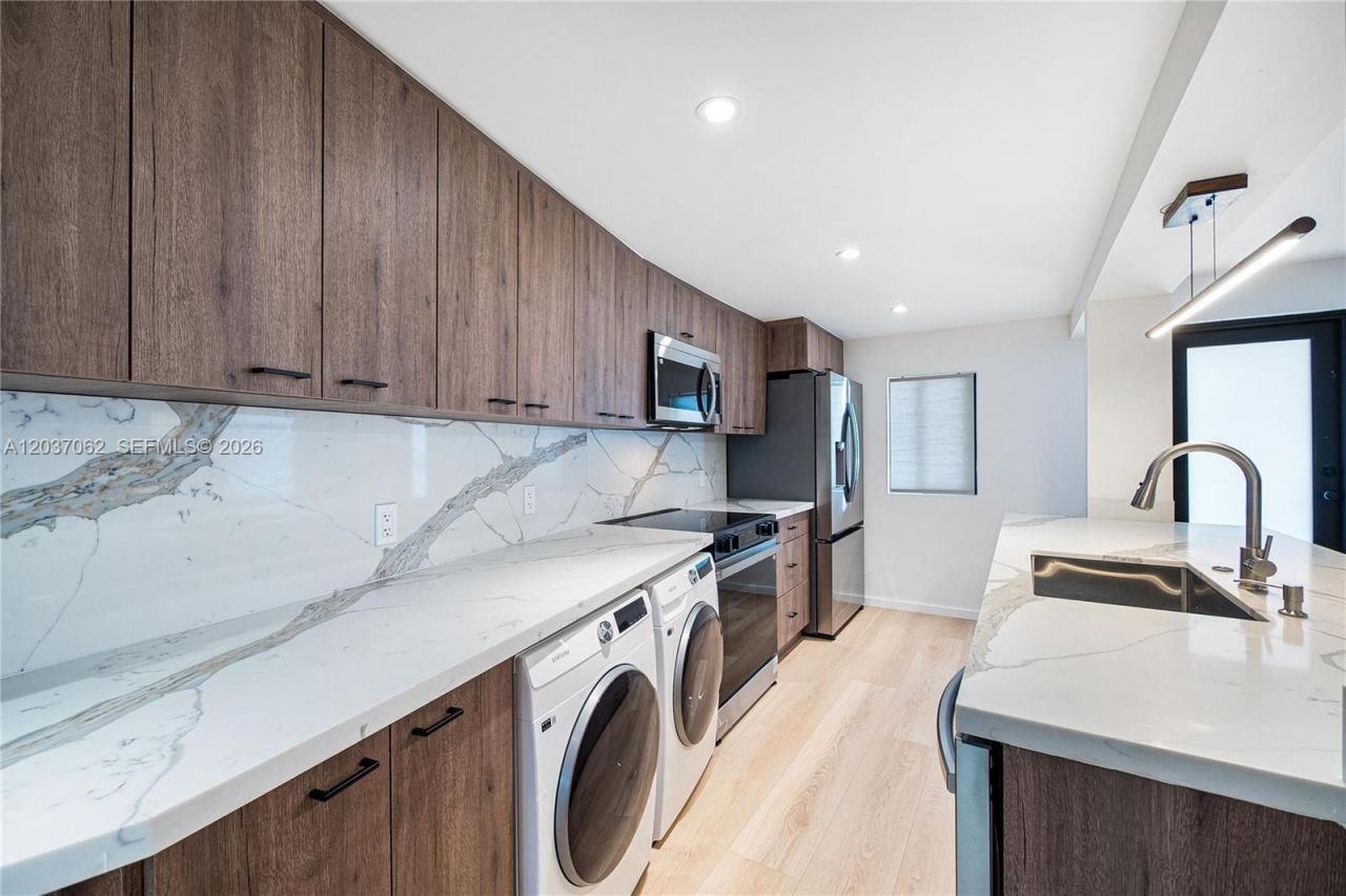 3681 SW 3rd Ave , Unit 3681, Miami, FL 33145 Photo