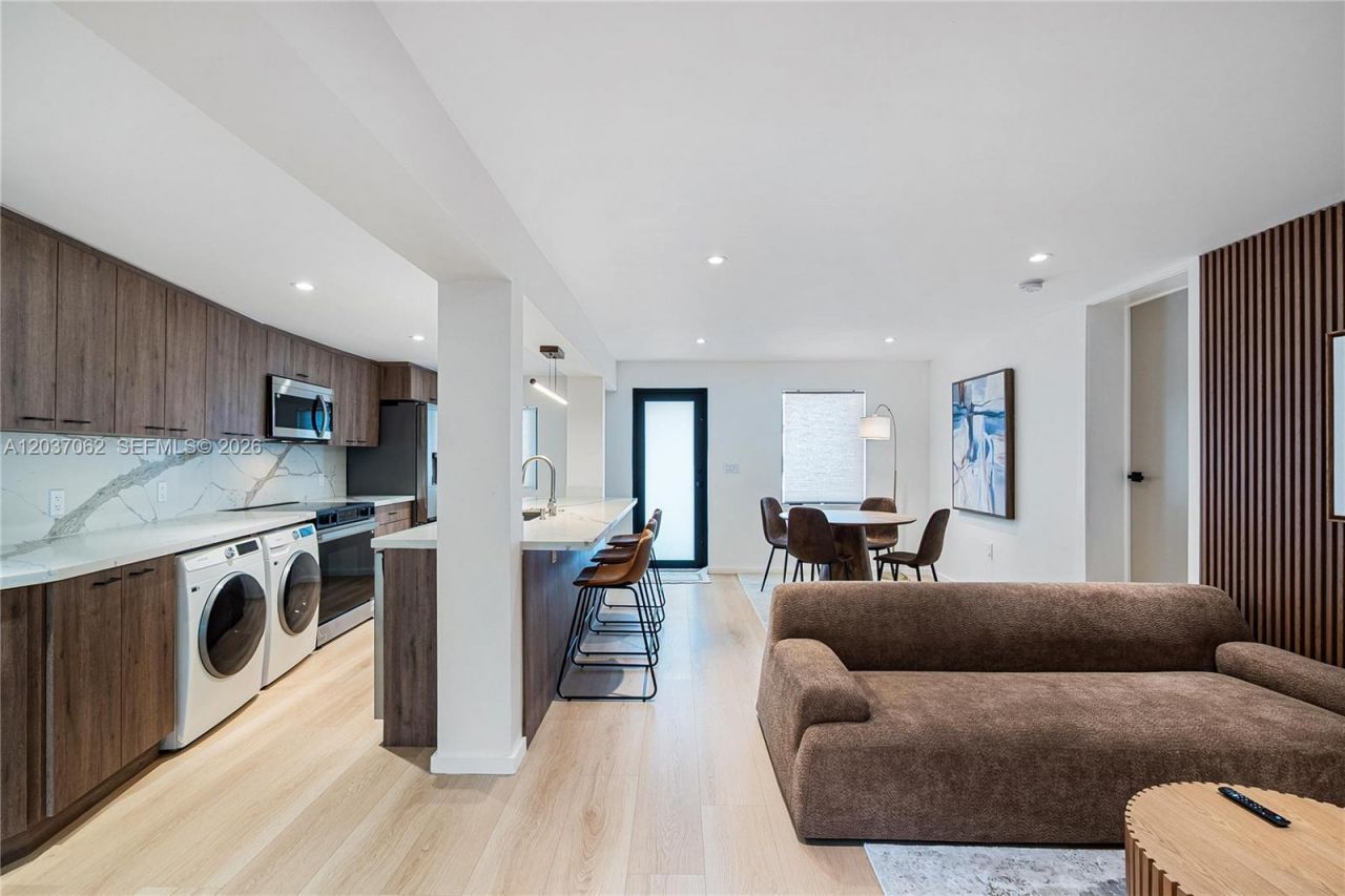 3681 SW 3rd Ave , Unit 3681, Miami, FL 33145 Photo