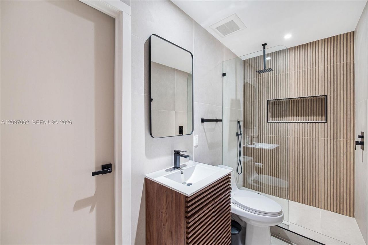 3681 SW 3rd Ave , Unit 3681, Miami, FL 33145 Photo