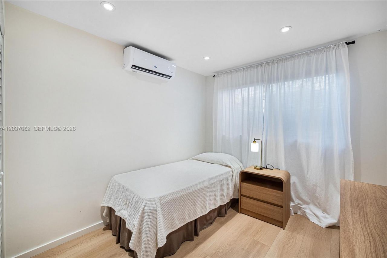 3681 SW 3rd Ave , Unit 3681, Miami, FL 33145 Photo