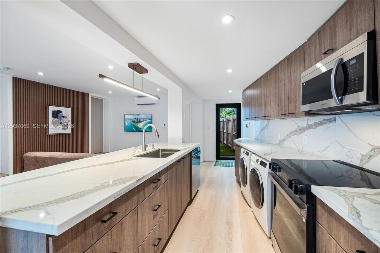 3681 SW 3rd Ave , Unit 3681, Miami, FL 33145 Photo